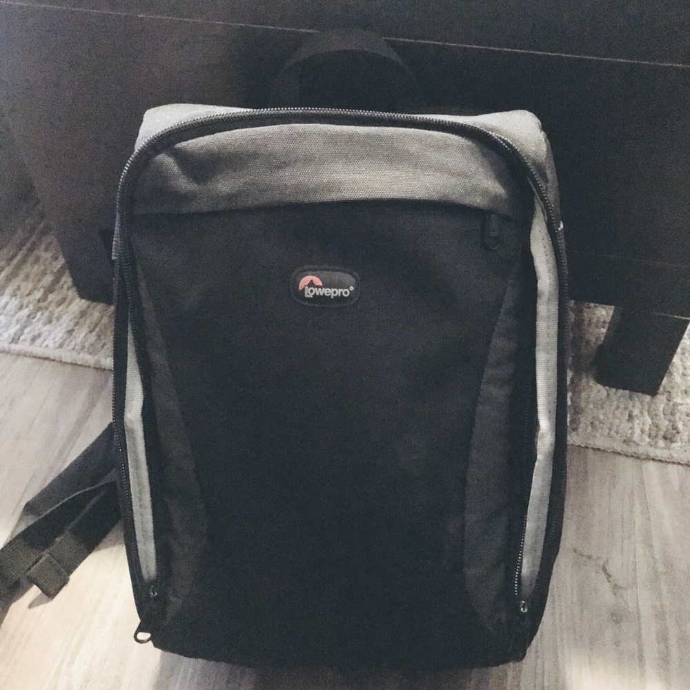 Lowepro Camera backpack - Picture 2 of 6